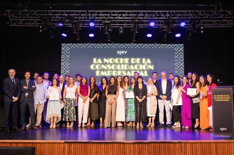 Paz Navarro: "Los j�venes empresarios y empresarias son el futuro del progreso de la sociedad"