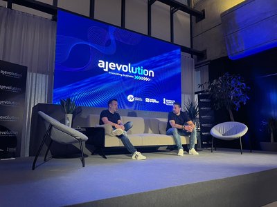 Jos� El�as lidera el debate sobre la conexi�n entre Startups y PYMEs en el evento de AJEV