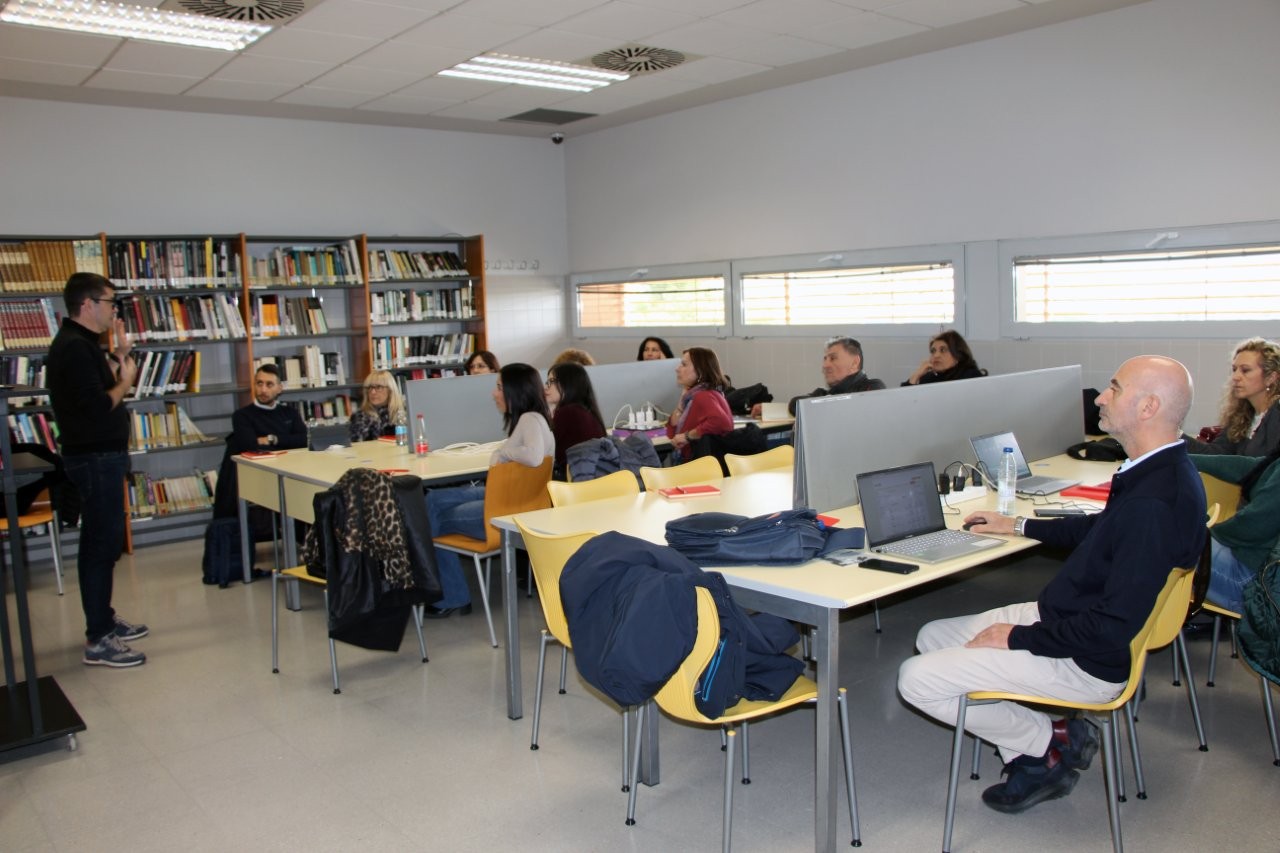 Docentes de Italia se forman en Florida Universit�ria para el uso de la IA en educaci�n