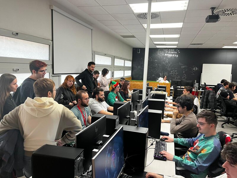 Florida Universit�ria celebra su el Torneo Navide�o de Videojuegos