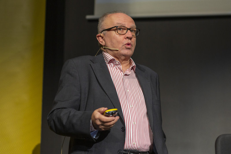 Mesa redonda Servitizaci�n. Focus Pyme y Emprendimiento CV[;;;][;;;]